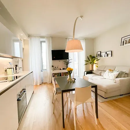 New Quiet And Design In The Heart Of Milan