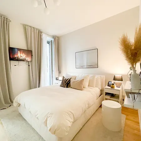 New Quiet And Design In The Heart Of Apartment Milan