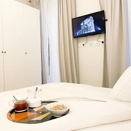 New Quiet And Design In The Heart Of Apartment Milan