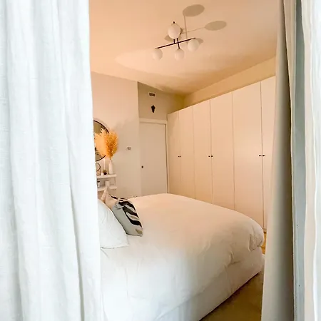 New Quiet And Design In The Heart Of Apartment Milan