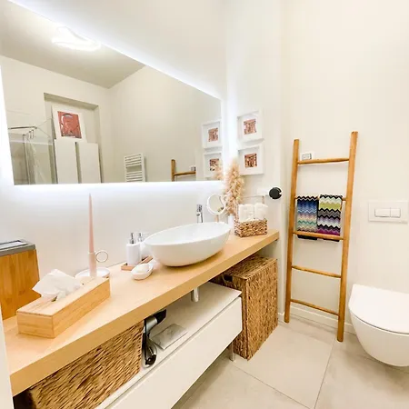 New Quiet And Design In The Heart Of Apartment Milan